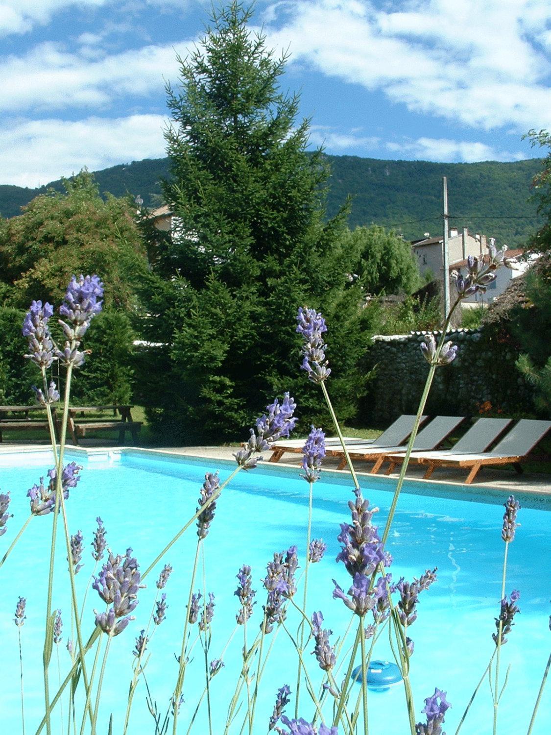 Logis Hotel Restaurant Le Castel Fleuri Saint-Jean-en-Royans Luaran gambar