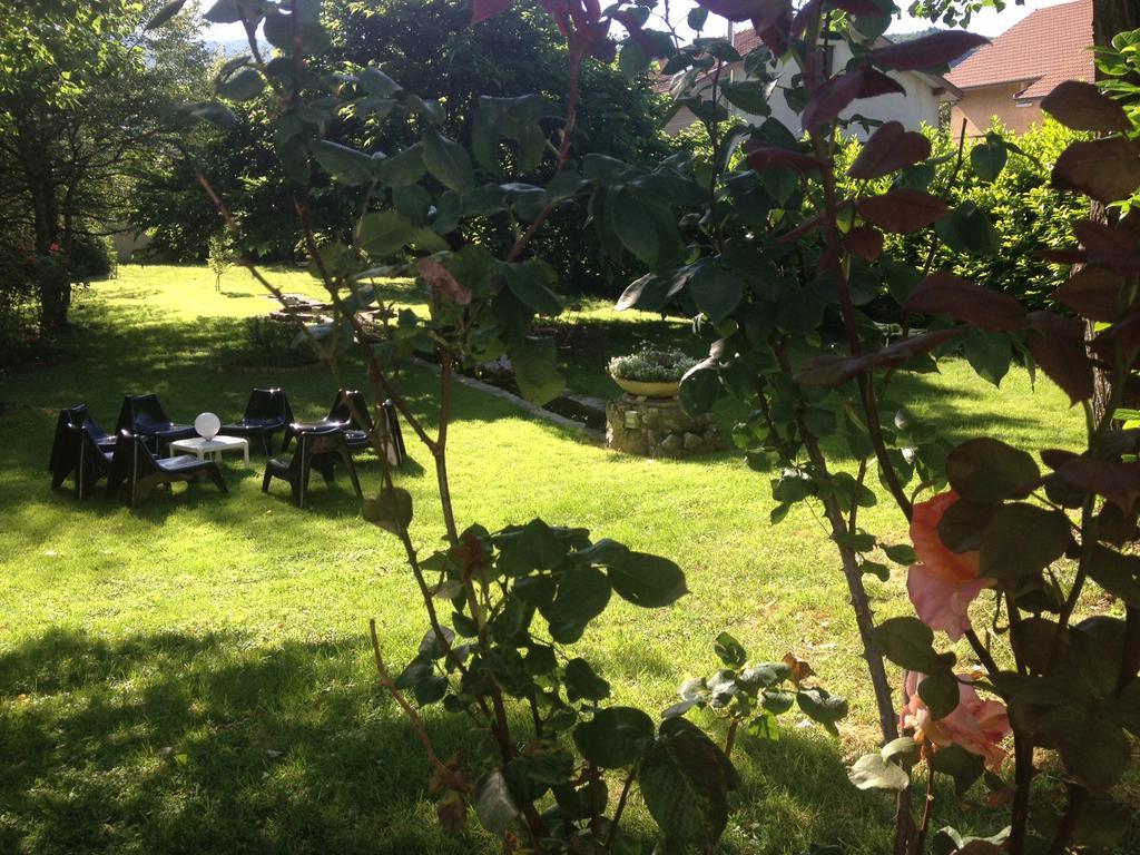 Logis Hotel Restaurant Le Castel Fleuri Saint-Jean-en-Royans Luaran gambar