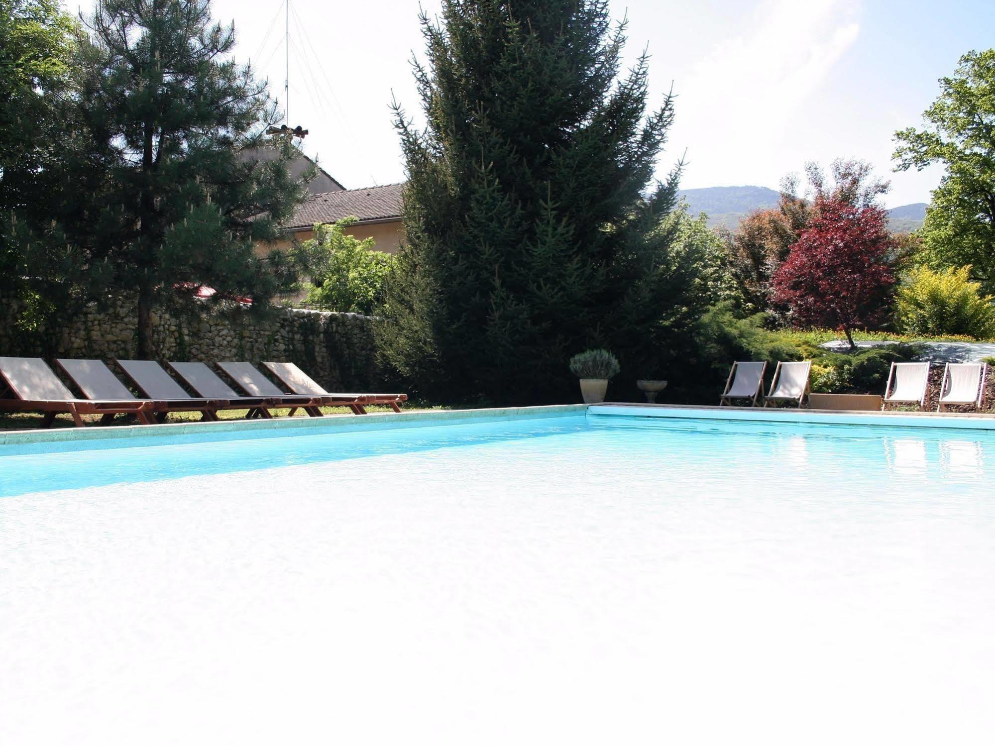 Logis Hotel Restaurant Le Castel Fleuri Saint-Jean-en-Royans Luaran gambar