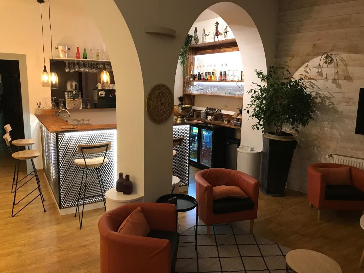 Logis Hotel Restaurant Le Castel Fleuri Saint-Jean-en-Royans Luaran gambar